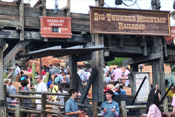 Long line with 180 minute wait time at Big Thunder Mountain Railroad in Disney World